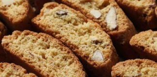cantucci cioccolato nocciole e mandorle