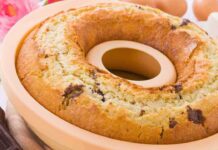 ciambellone con le uova di pasqua