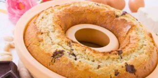 ciambellone con le uova di pasqua