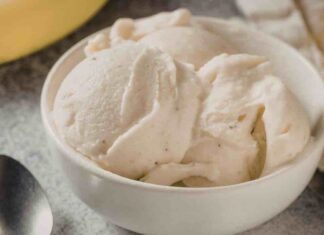 Gelato alla banana senza gelatiera | il dessert perfetto per domani, ma chi lo compra! gelato alla banana