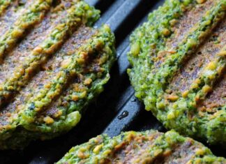 Leggero, proteico ma senza carne, preparo i burger di ceci e spinaci favolosi burger di ceci e spinaci ricettasprint.it