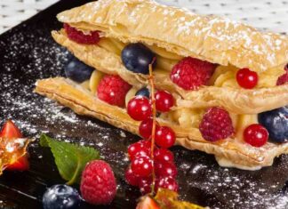 millefoglie ai frutti di bosco