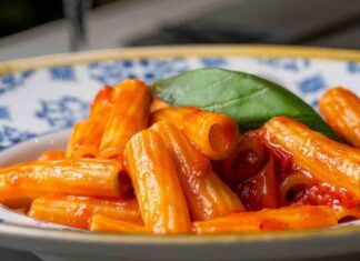 Pasta al pomodoro | ma solo tutto fresco, dimentica le passate! pasta al pomodoro