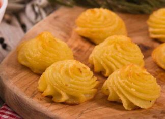 Non le faccio più le patate al forno normali, le faccio duchesse, sono morbide dentro e croccanti fuori patate duchesse