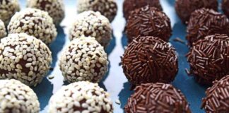 Con la cioccolata di pasqua, una volta all’anno preparo queste praline golose praline al cioccolato