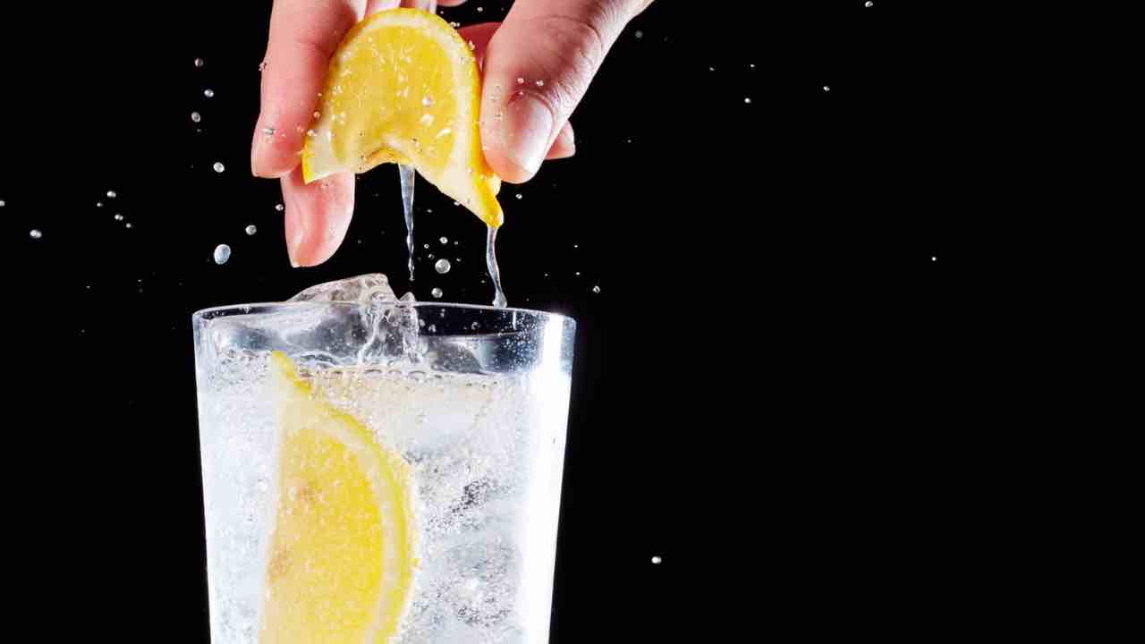 Acqua e limone tutti i giorni - RicettaSprint