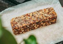 Barrette proteiche fatte in casa con meno di 5 ingredienti (e il portafoglio ringrazia)