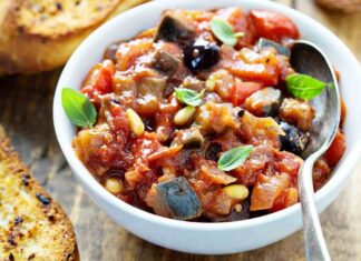 Caponata siciliana al forno, l’agrodolce che non conosce frittura (e la melanzana ringrazia) Caponata al forno - RicettaSprint