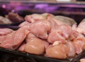 Pollo in frigo, quanto dura crudo e cotto (e perché non va mai lavato prima di conservarlo) Carne di pollo come conservarla - RicettaSprint