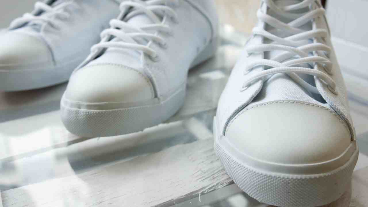 Cattivo odore scarpe come rimediare - RicettaSprint