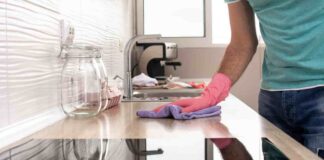 Come pulire cucina e sportelli - RicettaSprint