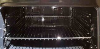 Come pulire la griglia del forno con un limone, l’acido che scioglie il grasso senza fatica Come pulire la griglia del forno - RicettaSprint