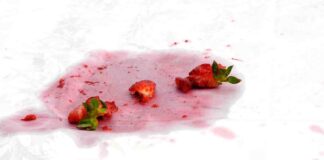 Come togliere le macchie di fragola - RicettaSprint