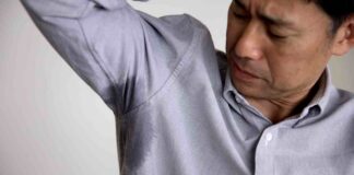 Macchie di sudore sui vestiti ormai gialle, le togli subito così Come togliere macchie di sudore - RicettaSprint