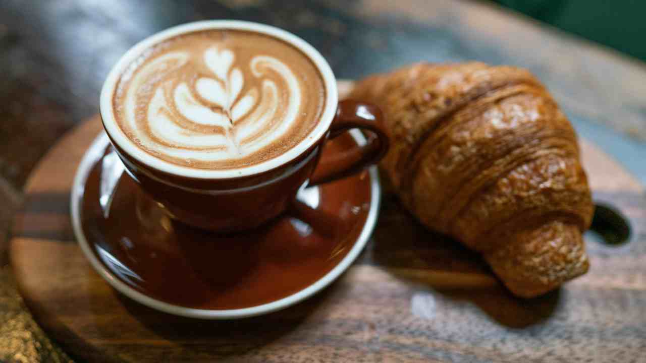Cornetto e cappuccino - RicettaSprint