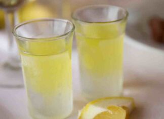 Crema di limoncello fatta in casa, il liquore che si mangia con il cucchiaio Crema di limoncello - RicettaSprint