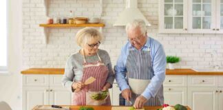 Dieta dopo i 60 anni, cosa cambia nel piatto (e cosa serve davvero) Dieta over 60 anni - RicettaSprint