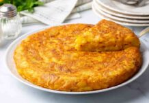 Frittata di patate, l’equilibrio tra l’amido che lega e la cipolla che dolcifica Frittata di patate - RicettaSprint