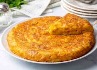 Frittata di patate, l’equilibrio tra l’amido che lega e la cipolla che dolcifica Frittata di patate - RicettaSprint