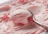 Gelato alla fragola senza gelatiera, la cremosità si ottiene mescolando Gelato alla fragola - RicettaSprint