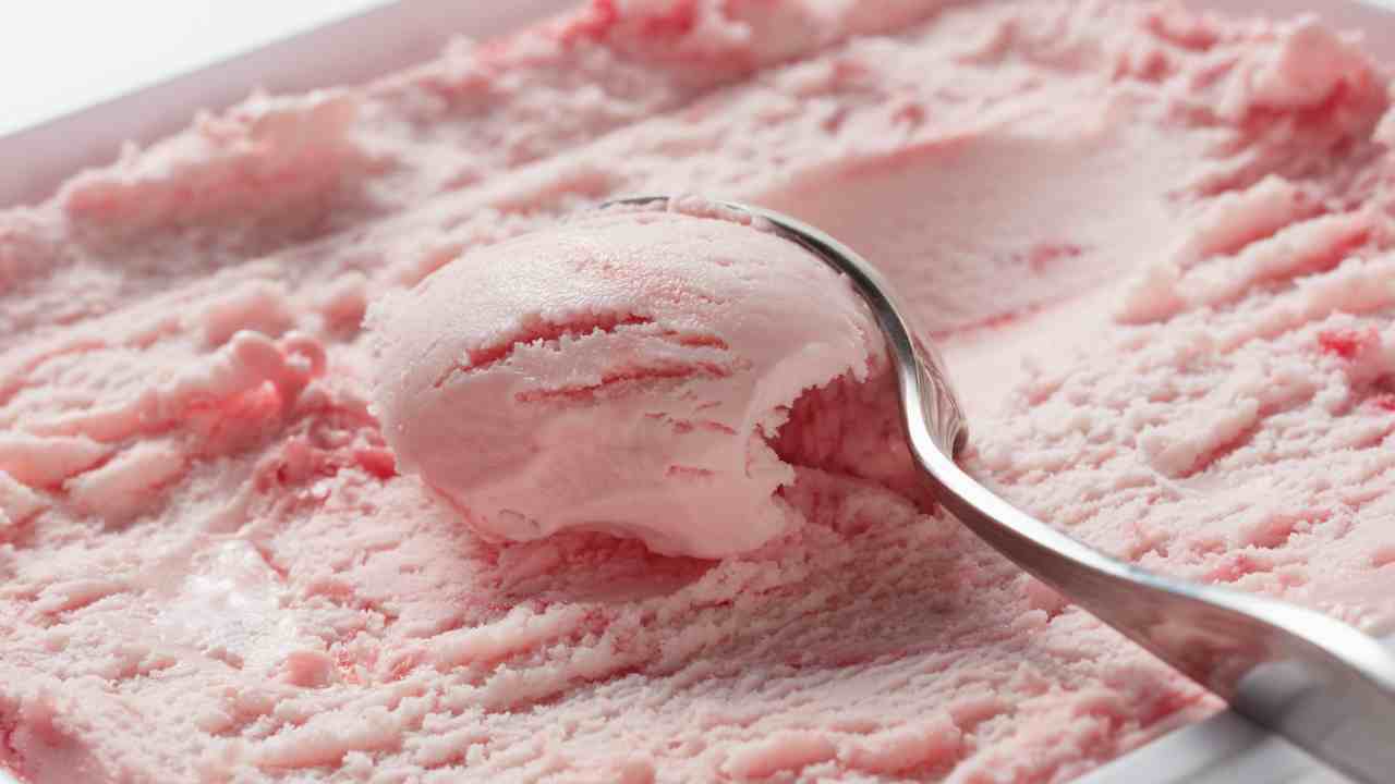 Gelato alla fragola - RicettaSprint