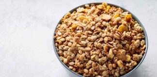 Granola integrale, la colazione croccante che non nasconde zuccheri (e si personalizza in cinque minuti)