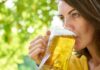 Per capelli più belli metti la birra… un po’ la bevi, con l’altra ci fai la maschera Impacco birra per capelli - RicettaSprint