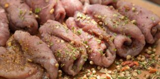 Involtini di lonza sottilissima con formaggio - RicettaSprint