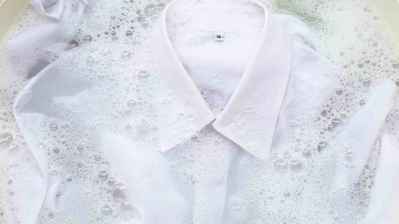 Lavare maglie bianche - RicettaSprint