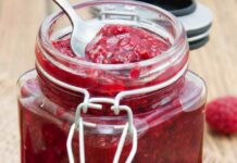 Marmellata di lamponi, la conserva lampo che non teme la pentola Marmellata di lamponi in microonde - RicettaSprint