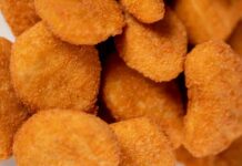 Nugget di pollo, la ricetta per farle in casa (più sane e senza conservanti) Nuggest di pollo - RicettaSprint