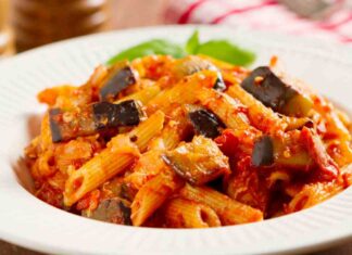 Pasta con le melanzane alla siciliana - RicettaSprint