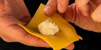 Pasta fresca con ripieno di ricotta, l’equilibrio tra umidità e tenuta Pasta fresca ripiena con ricotta - RicettaSprint