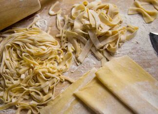 Pasta fresca senza uova, la ricetta dell’acqua e farina che non sa di rinuncia Pasta fresca senza uova - RicettaSprint
