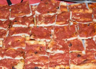 Pizzette rosse panificio - RicettaSprint
