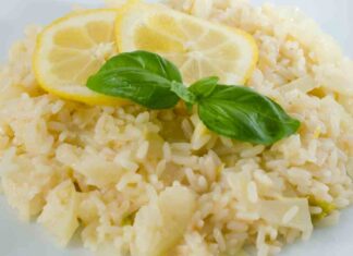 Risotto leggero al limone, la freschezza agrumata che non teme il burro Risotto al limone - RicettaSprint