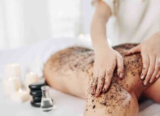 Scrub corpo con bustine di tè, l’esfoliante che non costa nulla e non inquina Scrub corpo con bustine da te - RicettaSprint