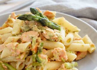 asparagi penne e salmone