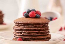 Per tutti gli amanti dei pancake, li faccio al cioccolato e light, ne puoi mangiare tantissimi pancake al cioccolato light