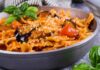 Pranzo estivo: la pasta con le melanzane al pomodoretto, stendi tutti pasta con le melanzane