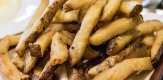 Stasera le patate non le sbuccio, faccio come mia zia le frigge con tutta la buccia buonissime patate fritte con la buccia