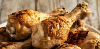 Come marinare il pollo per farlo succoso e saporito pollo marinato