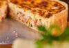 Pranzo veloce e anche al sacco, non sporchi nulla ed è completo: la quiche ai peperoni spacca quiche ai peperoni