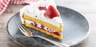 Festa della mamma: la torta fragole e panna un icona intramontabile torta fragole e panna