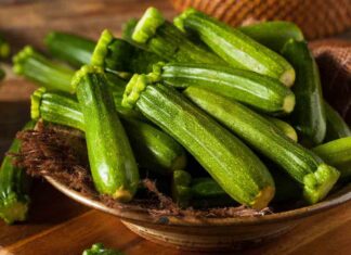 Zucchine a scapece a modo mio, senza aglio però, ci metto la cipollina zucchine a scapece