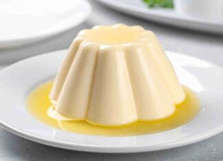 Budino freddo alla vaniglia, la crema che si solidifica senza uova Budino freddo alla vaniglia - RicettaSprint