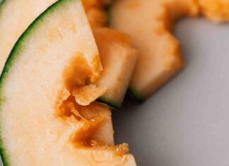 Butti ancora le bucce del melone? Che peccato! Ti rivelo cosa puoi farci Come usare le bucce del melone - RicettaSprint