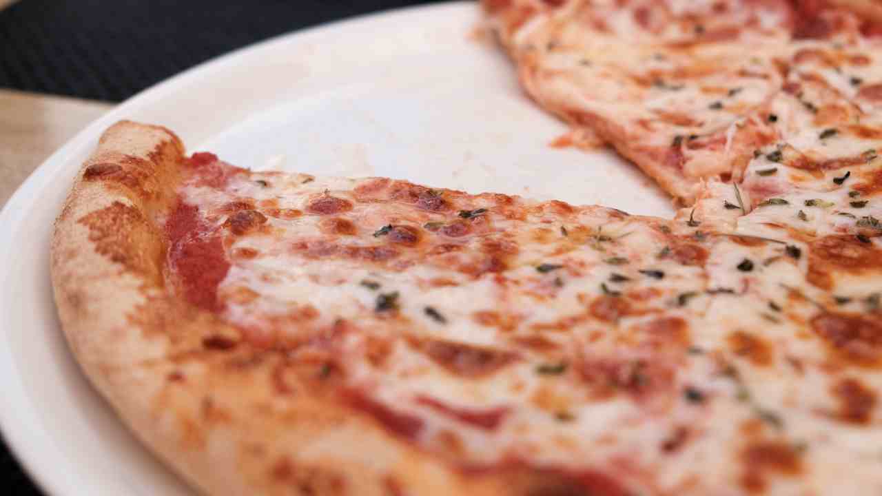 Congelare fetta di pizza - RicettaSprint