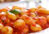 Gnocchi al pomodoro in forno senza precottura, il piatto che non si attacca Gnocchi al pomodoro senza cottura - RicettaSprint