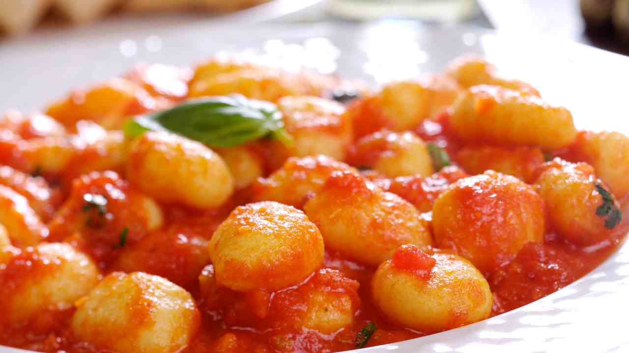 Gnocchi al pomodoro senza cottura - RicettaSprint